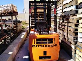 Mitsubishi LPG Forklift 1.5 tonne - picture2' - Click to enlarge