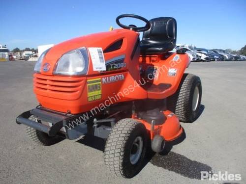 Kubota T2080