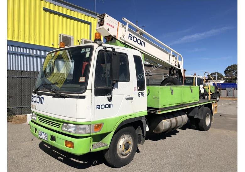 caption 2000 HINO FD2J WITH 1996 STEELCO TRAVEL TOWER