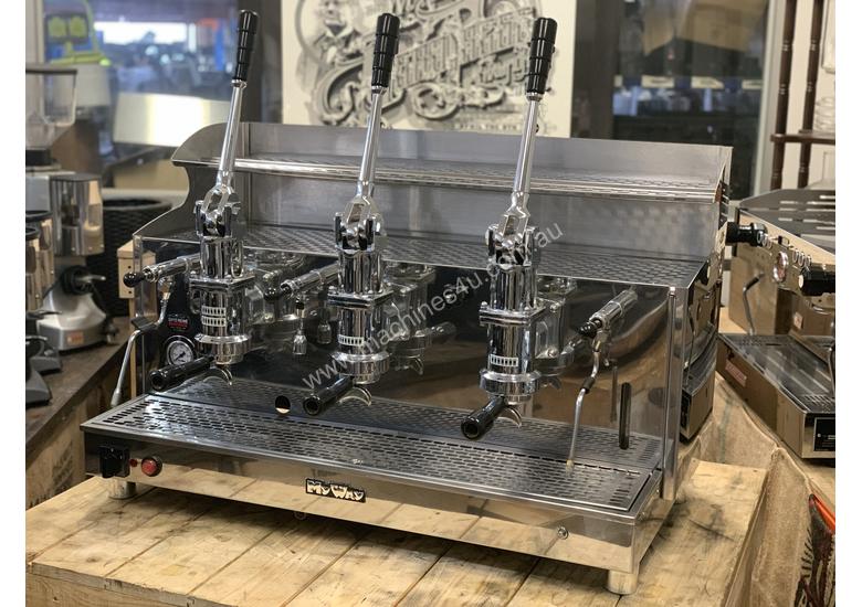 Used MYWAY MYWAY GRUPPO IZZO LEVER 3 GROUP ESPRESSO COFFEE MACHINE