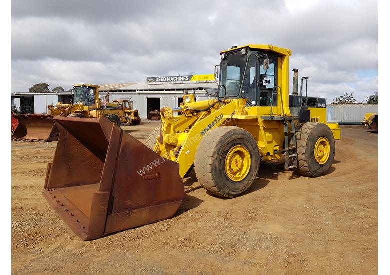 caption 1986 Komatsu WA400-1 Wheel Loader *CONDITIONS APPLY*