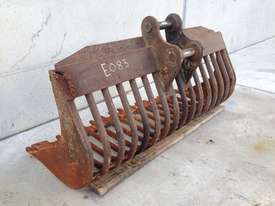 1250MM ROUND BAR RAKE BUCKET TO SUIT 3-4T EXCAVATOR E083 - picture1' - Click to enlarge