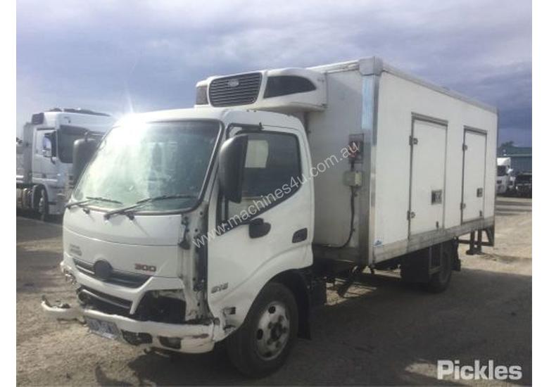 caption 2014 Hino 300 616