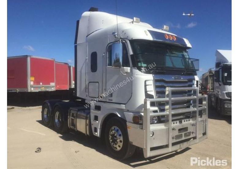 caption 2013 Freightliner Argosy 101
