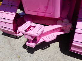 Caterpillar D5N D5M Draw Bar in Pink DOZCATM - picture0' - Click to enlarge