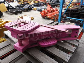 Caterpillar D5N D5M Draw Bar in Pink DOZCATM - picture1' - Click to enlarge