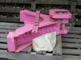 Caterpillar D5N D5M Draw Bar in Pink DOZCATM - picture2' - Click to enlarge