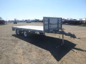 Homemade Pig Flat top Trailer - picture0' - Click to enlarge