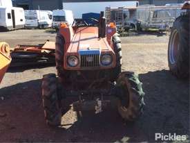 Kubota L2402DT - picture1' - Click to enlarge