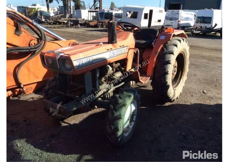 Used Kubota L2402DT 4WD Tractors 0-79hp in , - Listed on Machines4u