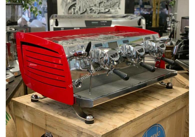 Used COFFEE MACHINE WAREHOUSE RETAILER AND WHOLESALER OF NEW AND USED