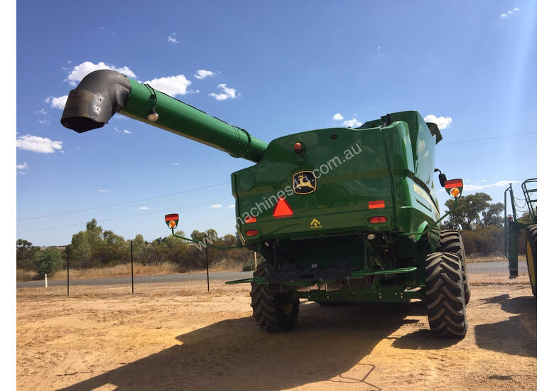 caption John Deere S660 Header(Combine) Harvester/Header