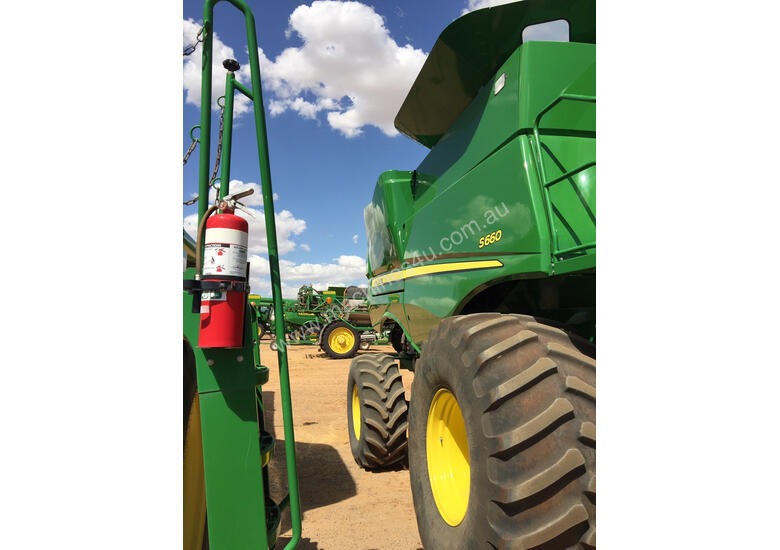 caption John Deere S660 Header(Combine) Harvester/Header