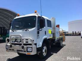 2014 Isuzu FSS550 - picture2' - Click to enlarge