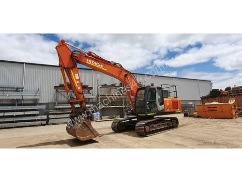 2015 HITACHI ZX200-3 20T EXCAVATOR WITH LOW 3200 HOURS, FULL SPEC READY FOR WORK.