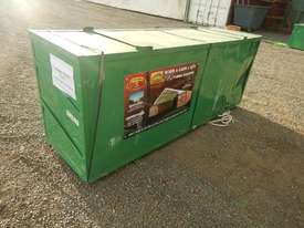 LOT # 0194 Single Trussed Container Shelter - picture0' - Click to enlarge