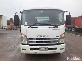 2010 Isuzu FRR600 Long - picture1' - Click to enlarge