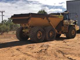 2000 Bell B40 Dump Truck - picture1' - Click to enlarge