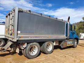 6 X 4 TIPPER TRUCK - picture2' - Click to enlarge