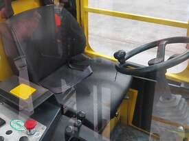 Multi Directional Forklift - as new - picture2' - Click to enlarge