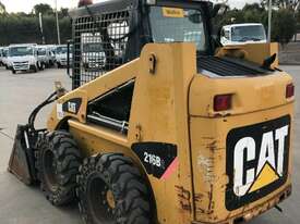2011 CAT 216B2 0DR-SKIDSTEER - picture1' - Click to enlarge