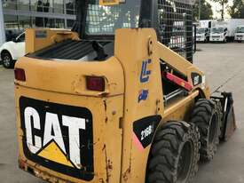 2011 CAT 216B2 0DR-SKIDSTEER - picture2' - Click to enlarge