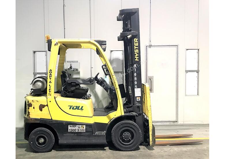 caption 2.5T LPG Counterbalance Forklift
