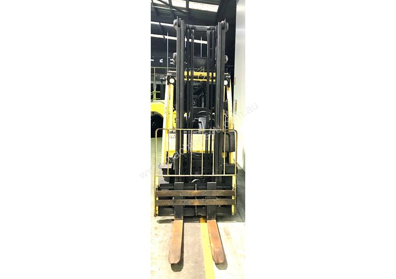 caption 2.5T LPG Counterbalance Forklift