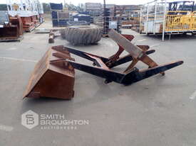 FRONT END LOADER ATTACHMENT - picture0' - Click to enlarge