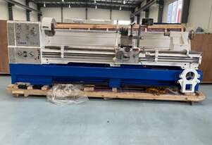 PUMA MANUAL LATHE | 3000MM BC | 800MM SWING | 105MM SPINDLE BORE | DIGI READOUT | QUICK CHANGE TP