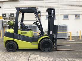 Refurbished Container Access 3.0t LPG CLARK Forklift - Hire - picture0' - Click to enlarge