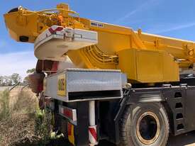 1995 Liebherr MRC-50T Crane - picture0' - Click to enlarge