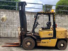 4.5T LPG Counterbalance Forklift - picture0' - Click to enlarge