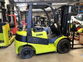 Container Access with Weight Gauge 2.5t LPG CLARK Forklift - picture0' - Click to enlarge
