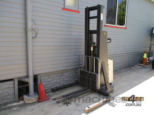 Crown Walkie Stacker, 1 ton Electric Used Forklift #1601
