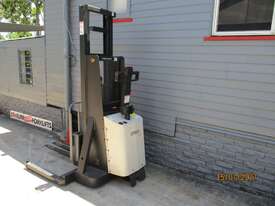 Crown Walkie Stacker, 1 ton Electric Used Forklift #1601 - picture2' - Click to enlarge