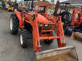 Daedong Kioti  DS 3510 tractor with quick attached FEL - picture0' - Click to enlarge