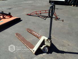 CROWN MANUAL PALLET JACK - picture0' - Click to enlarge