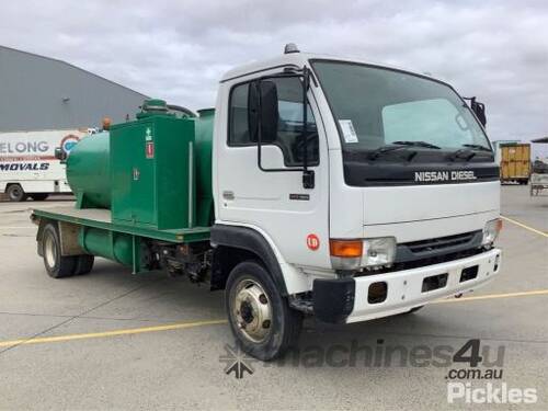 2002 Nissan Diesel UD MK150