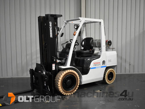 Nissan 3.5 Tonne Forklift with Rotator Attachment LPG EFI Engine 4.3m Container Mast MarklessTyres