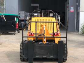 NEW 2021 UHI 23HP MINI TRACK LOADER WITH GENERAL PURPOSE BUCKET - picture2' - Click to enlarge