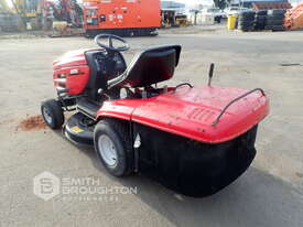 MTD J/130 RIDE ON LAWN MOWER - picture1' - Click to enlarge