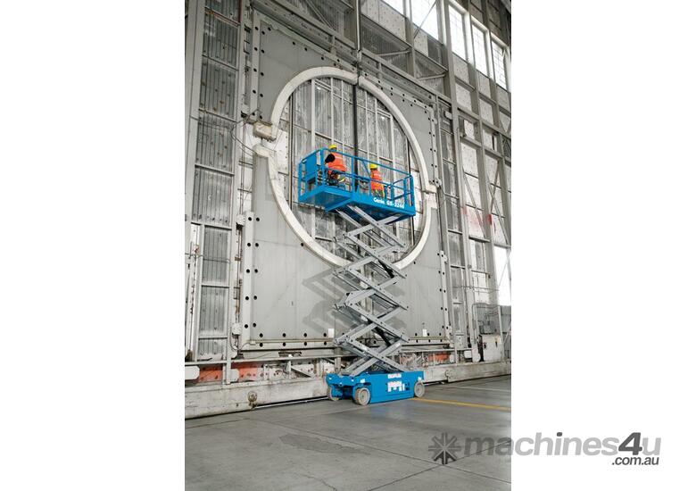 caption Genie GS3246 32 foot 1.2 m Wide Scissor Lift