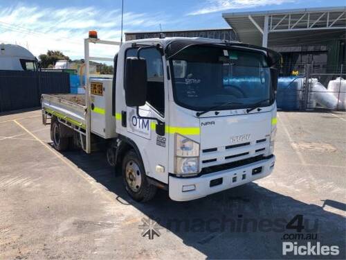 2008 Isuzu NPR 200 MWB