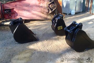 Set 3 Buckets incl 1 x Cat Genuine Digging Trenching Bucket