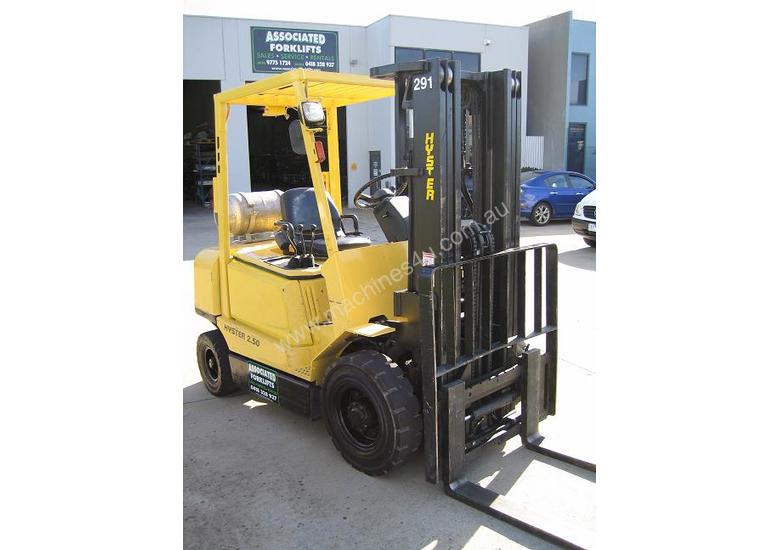caption HYSTER 2.5t LPG Forklift with Container mast