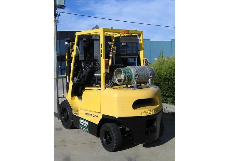 caption HYSTER 2.5t LPG Forklift with Container mast