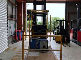 0.3T Battery Electric Order Picker - picture0' - Click to enlarge