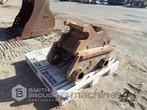 EXCAVATOR QUICK HITCH