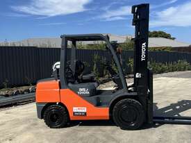 Forklift 3.5T Toyota 2017 Model - picture0' - Click to enlarge